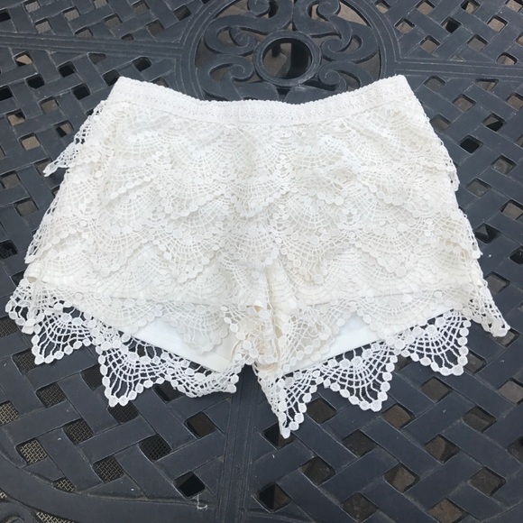 White Lace Shorts - Picture 1 of 3