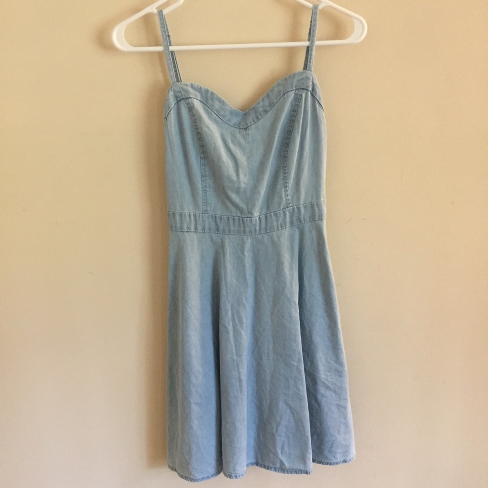 🌸sold🌸 NWT Chambray denim dress