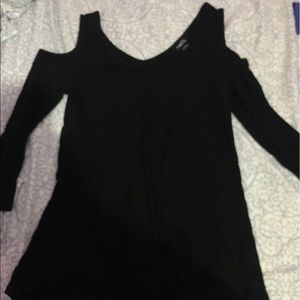 open shoulder ribbed medium sleeve top!