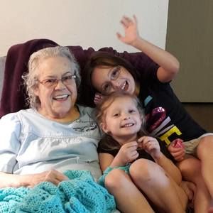 Meet your Posher, Hollyjo