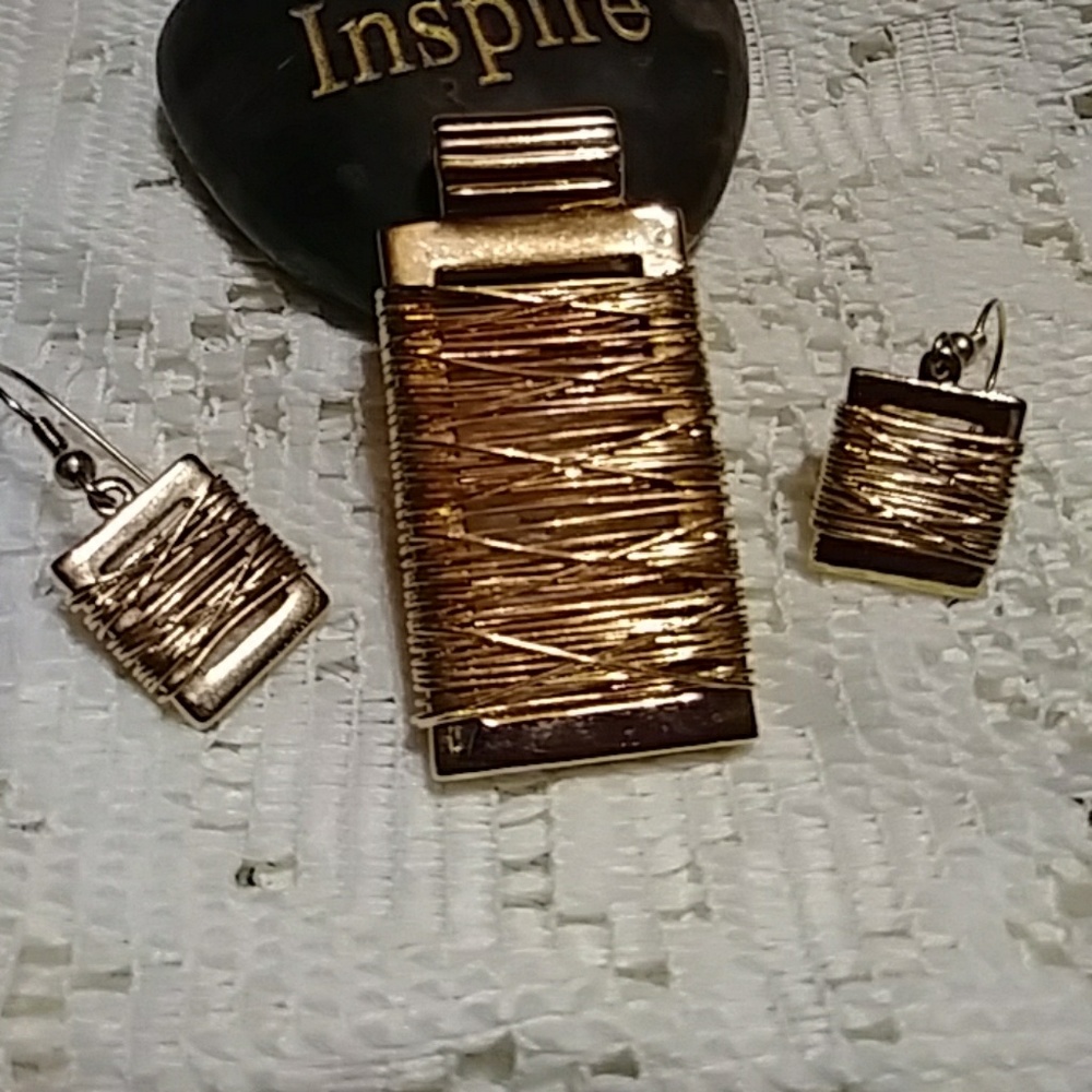 Lia Sophia pendant and earrings