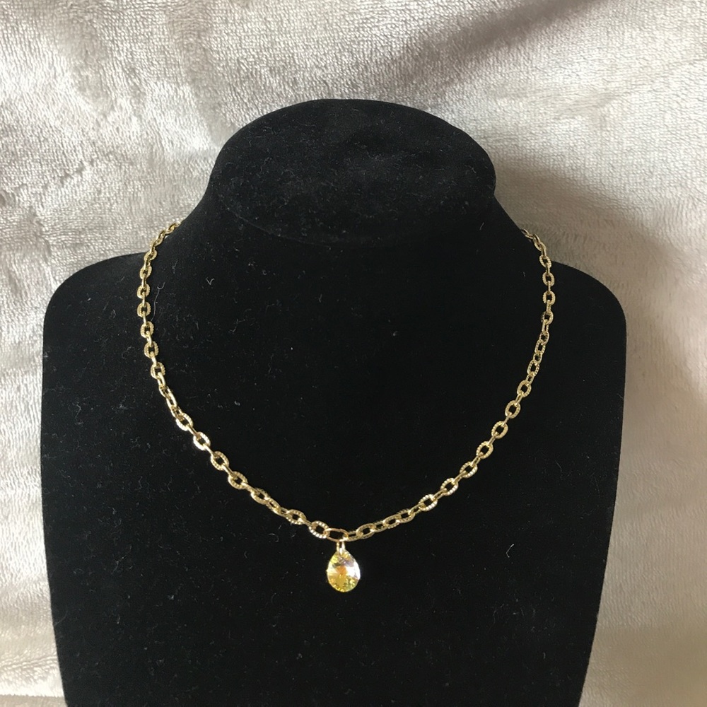 Gold chain with Swarovski drop