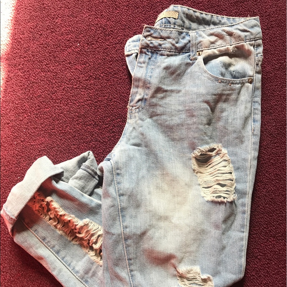 Distressed boyfriend jeans