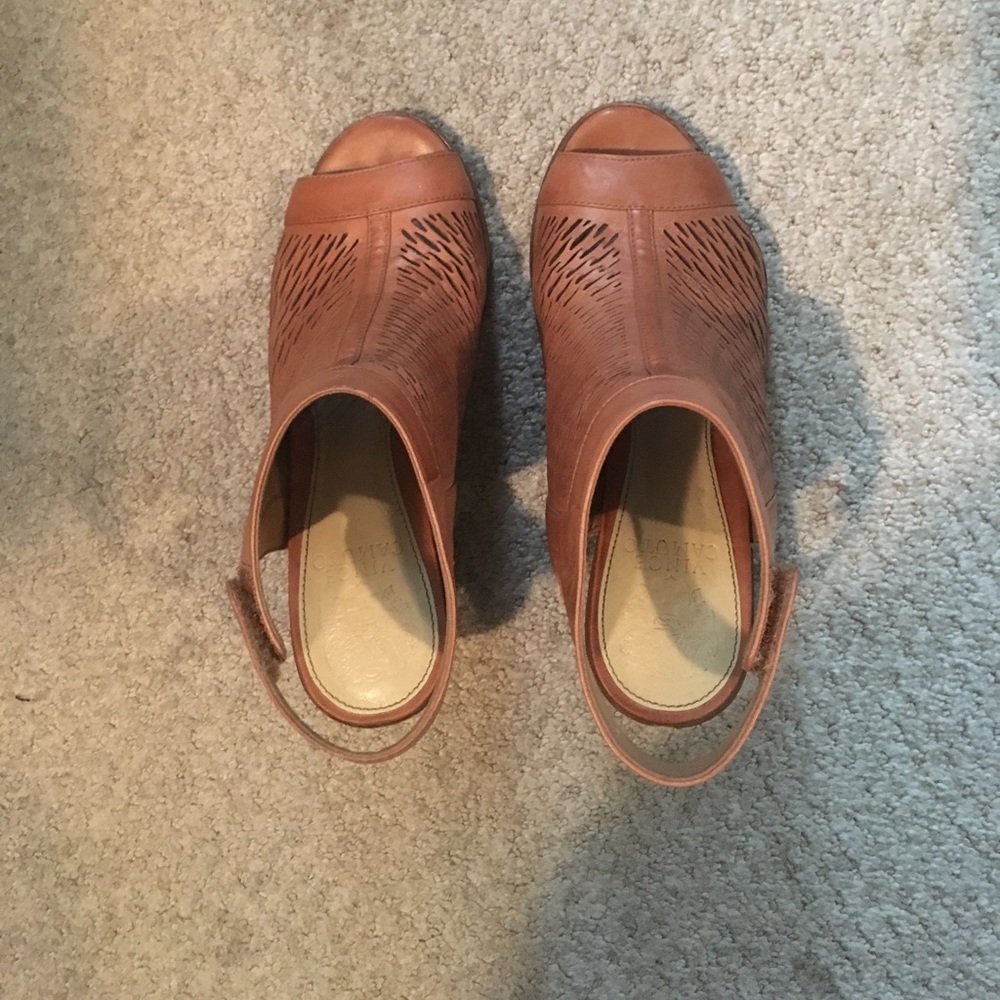 Vince Camuto Tan sling back sandal