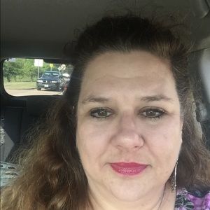 Meet your Posher, Leigh