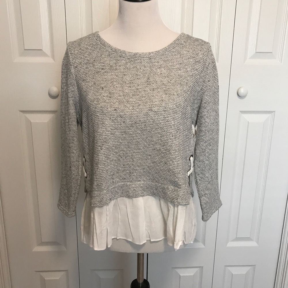 BRAND NEW. Gorgeous lace-up top!