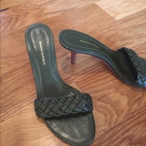 Banana Republic sandals green size 5