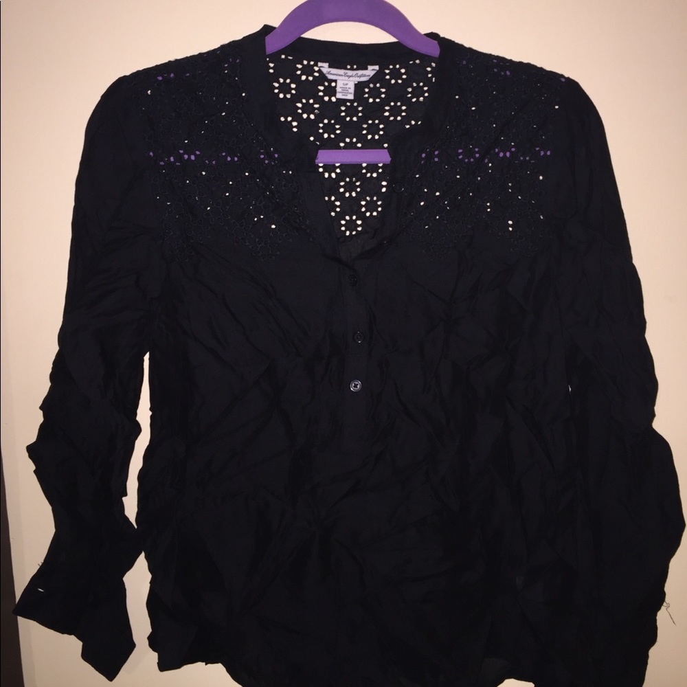 American Eagle eyelet shirt - Small