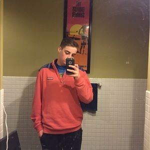 Vineyard vines pull over