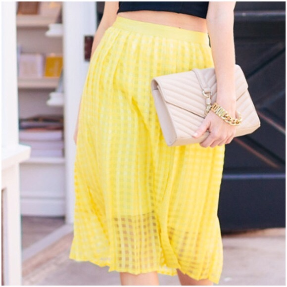 ELLE Dresses & Skirts - ELLE Size 14 Bright Yellow Skirt