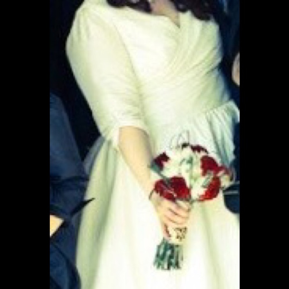Dolly Couture BeverlyWood Gown Ivory size 18