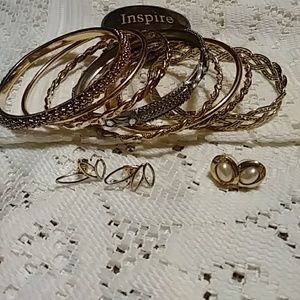 Set of 8 bangles and 2 pair earrings