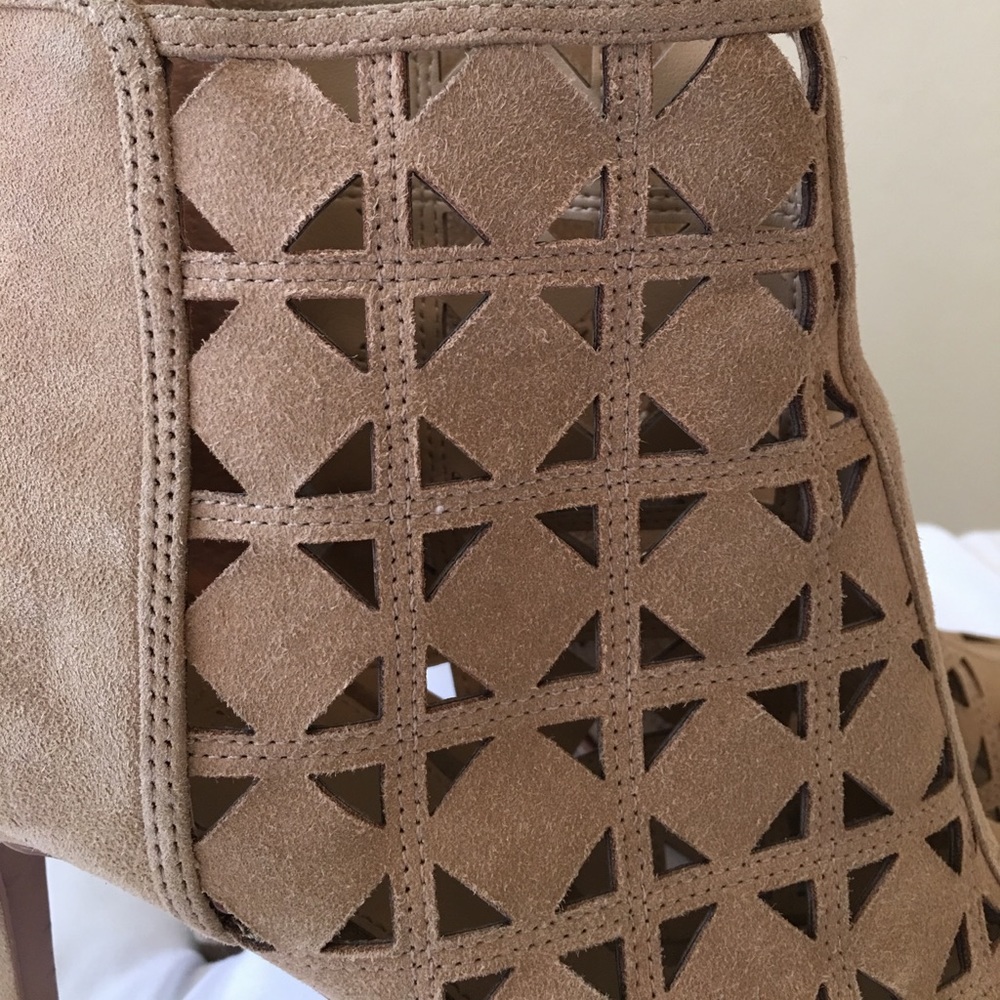 Michael Kors Ivy Style Booties / Heels - Picture 7 of 7