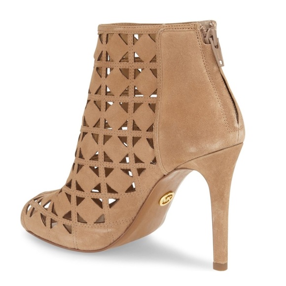 Michael Kors Ivy Style Booties / Heels - Picture 2 of 7