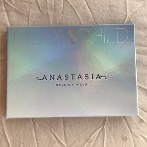 anastasia beverly hills moon child glow kit