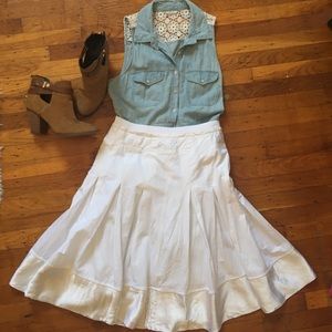 Anne Klein White Pleated Skirt w/Satin Trim