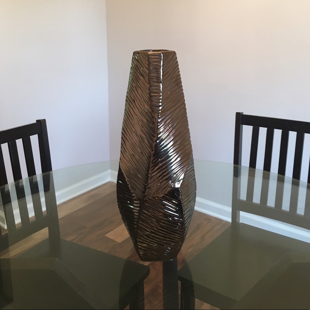 Gold textured vase