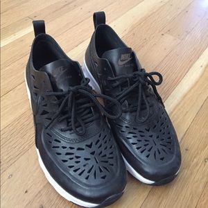 Nike Airmax Thea Joli cut out in black