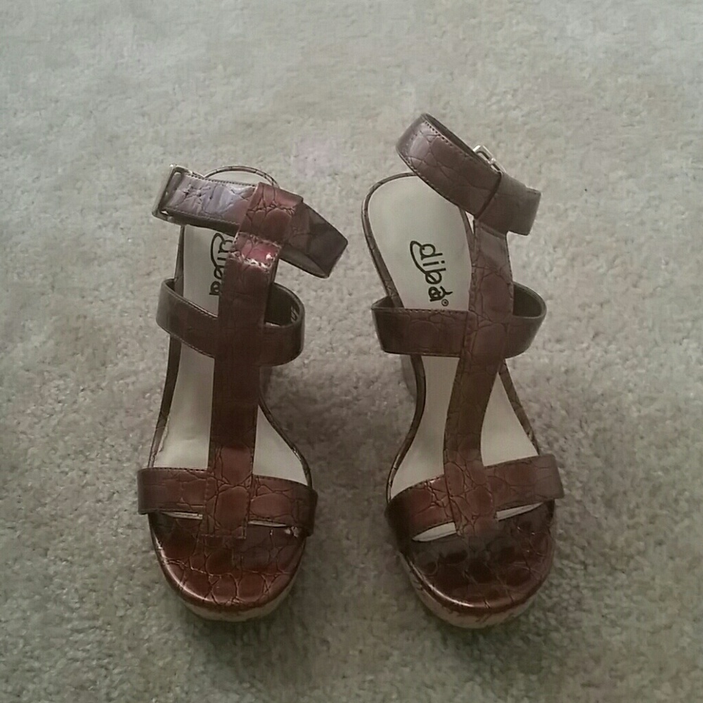 Copper croco wedge