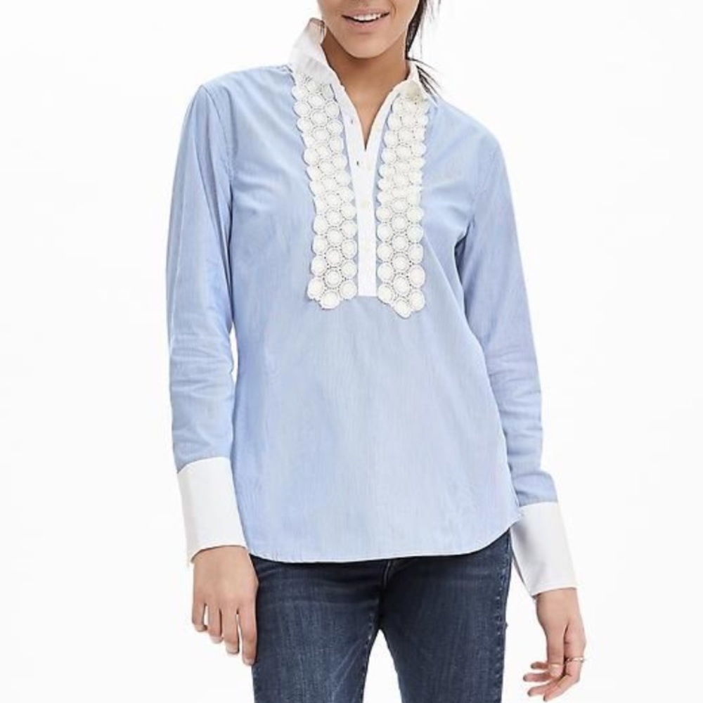 Banana Republic long sleeved blue striped shirt
