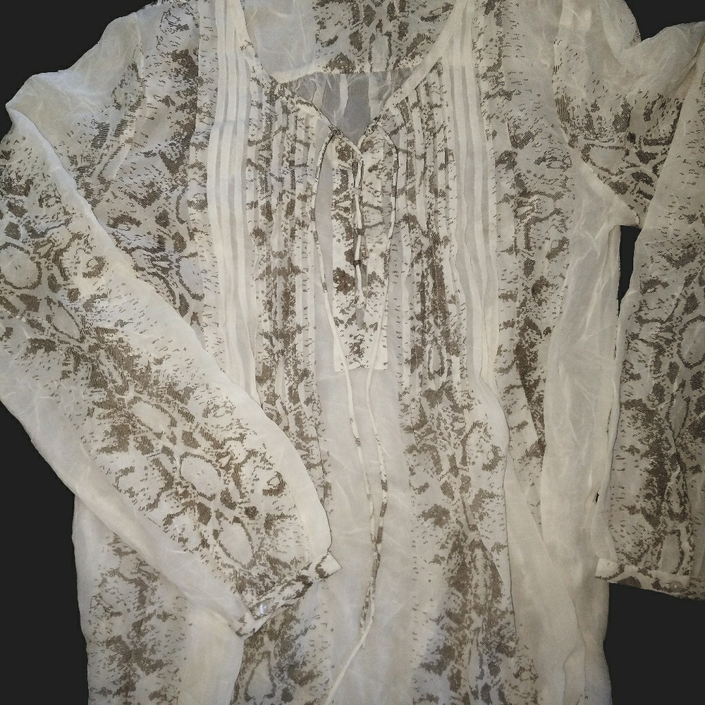 Cute blouse