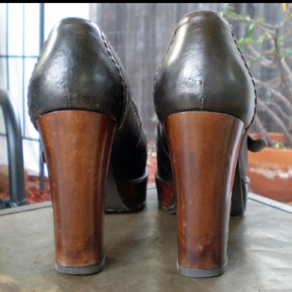 Leather granny style heels size 5 - Picture 5 of 5