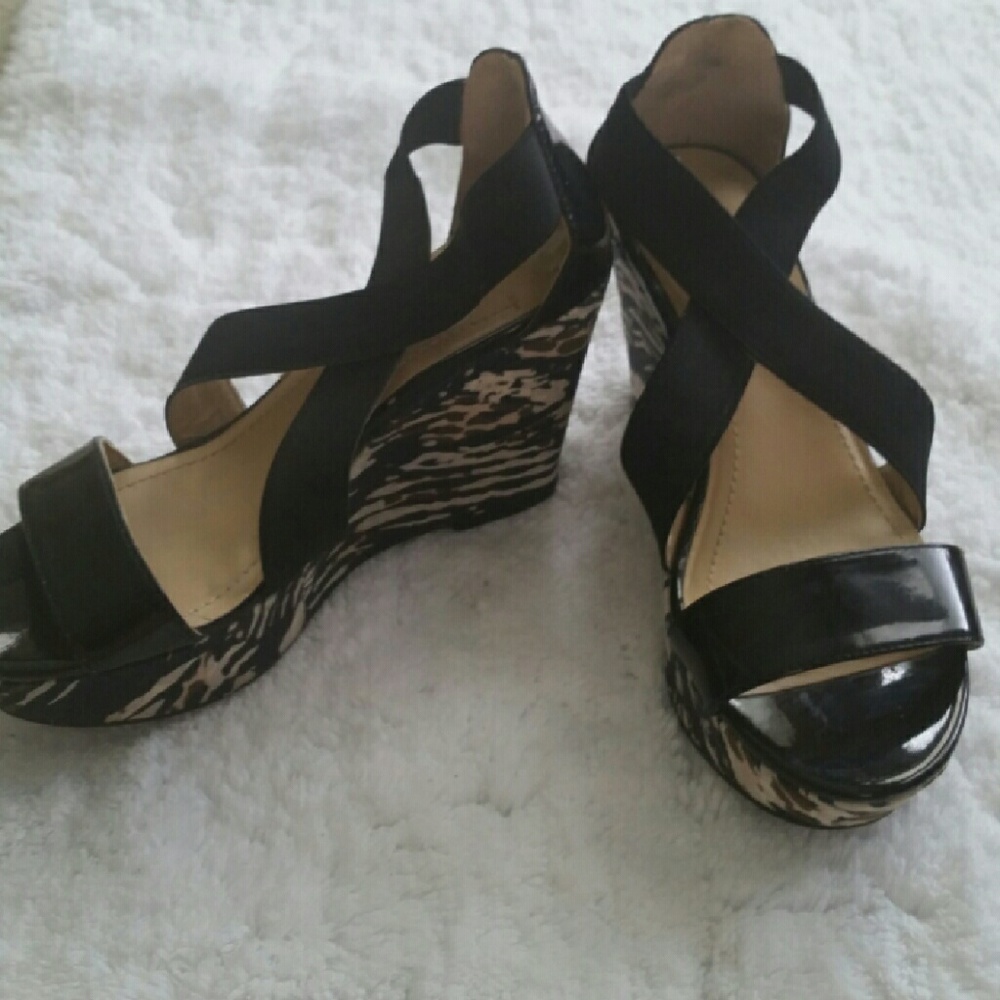 BCBG platform in great condition