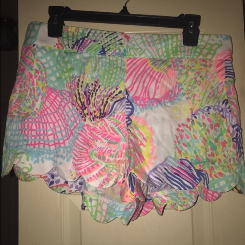 Roar of the seas dahlia shorts