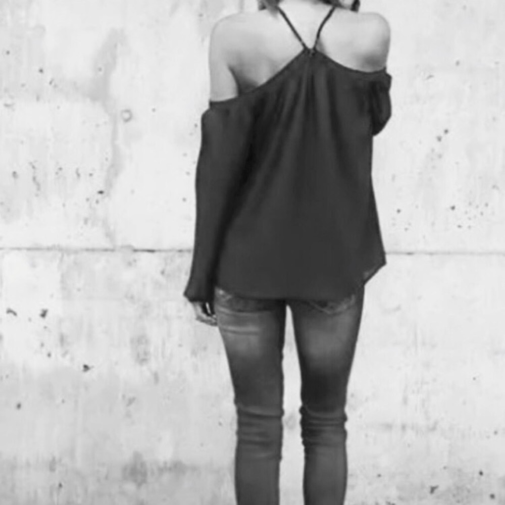 🎉 Black Cold Shoulder Top Size Small - Picture 4 of 6