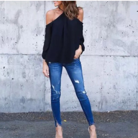 🎉 Black Cold Shoulder Top Size Small - Picture 5 of 6