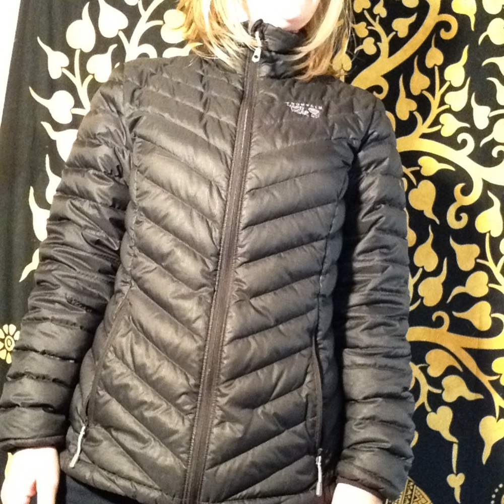 Cute and comfortable light women's puffy jacket