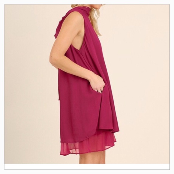 Sale! Halter Neck Dress With Key Hole Neckline - Picture 3 of 4