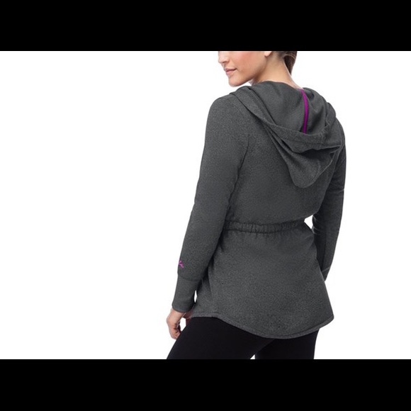 FILA Women's Getaway Jacket size available M, L - Picture 2 of 4