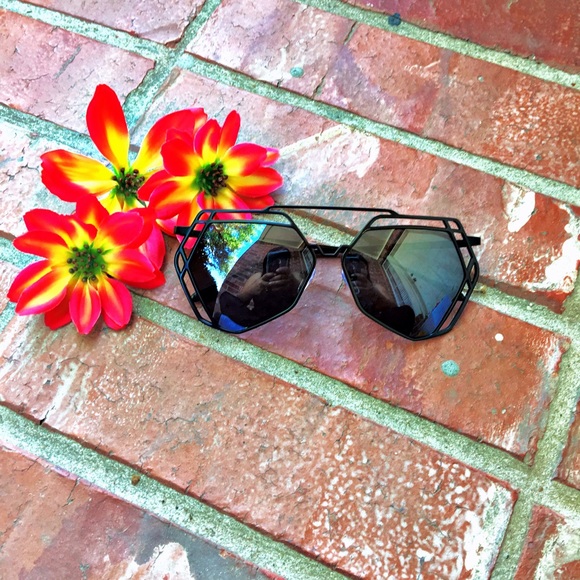 "Black Diamond" Futuristic Geo Aviators - Picture 2 of 4