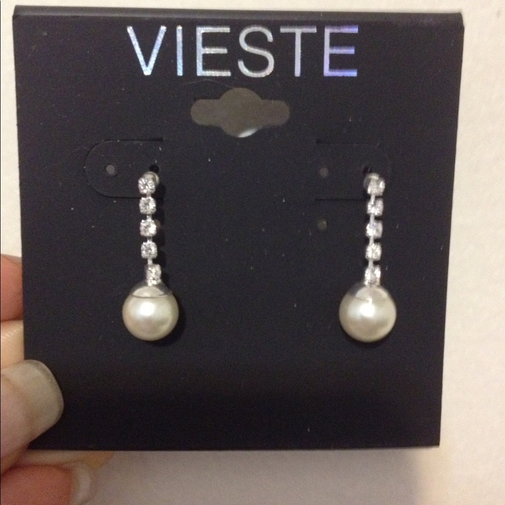 Fashion jewelry!!