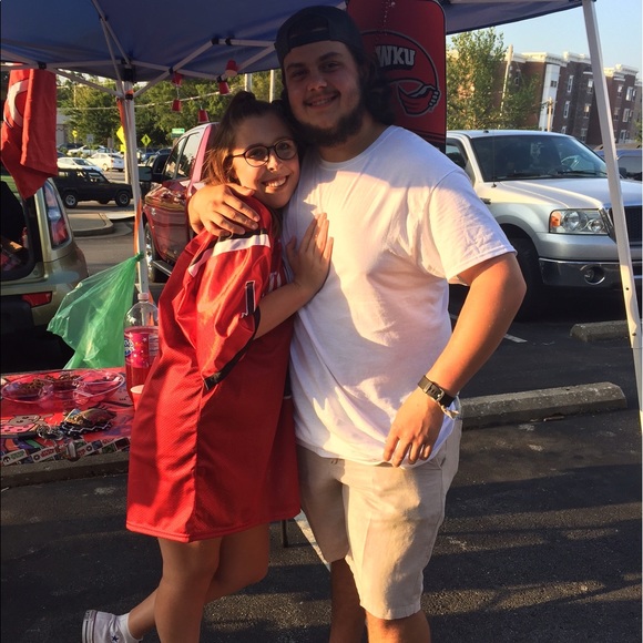 Meet Your Posher! - Picture 2 of 4