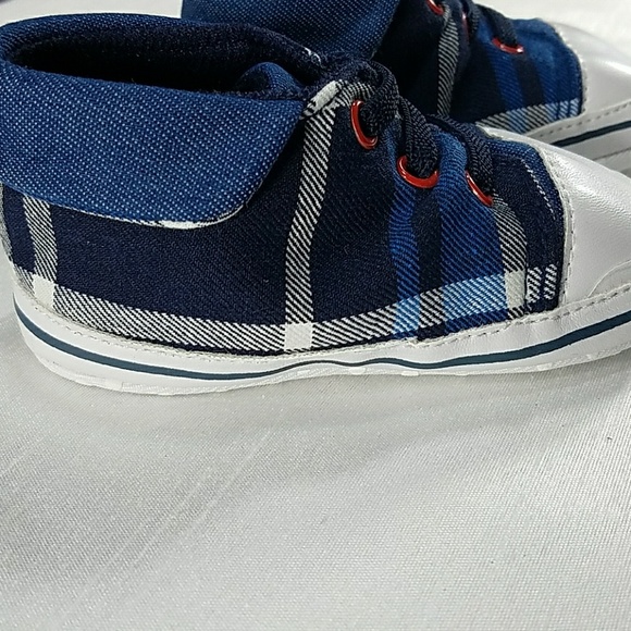 Blue checker soft bottom infants shoes.  Kids - Picture 3 of 4