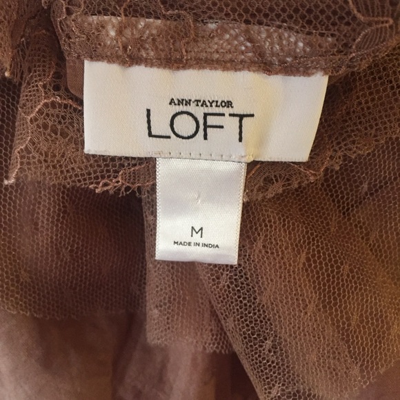 Ann Taylor Loft Mauve Tiered Lace Sleeveless Top - Picture 5 of 6