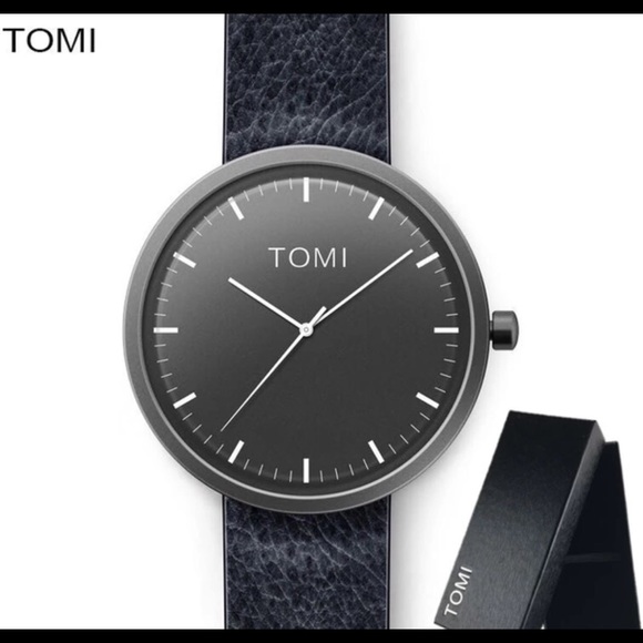 Tomi Other - SALE! LAST ONE! 🎉HP!🎉 Unisex Black Tomi Watch ⌚️