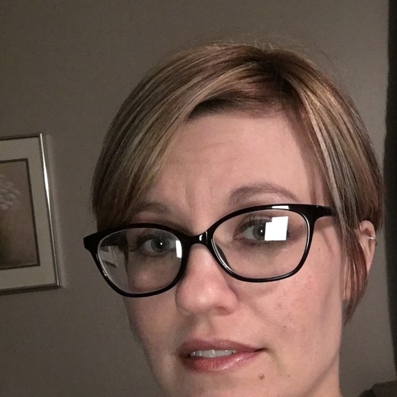 Meet your Posher, Jessica - Picture 2 of 2