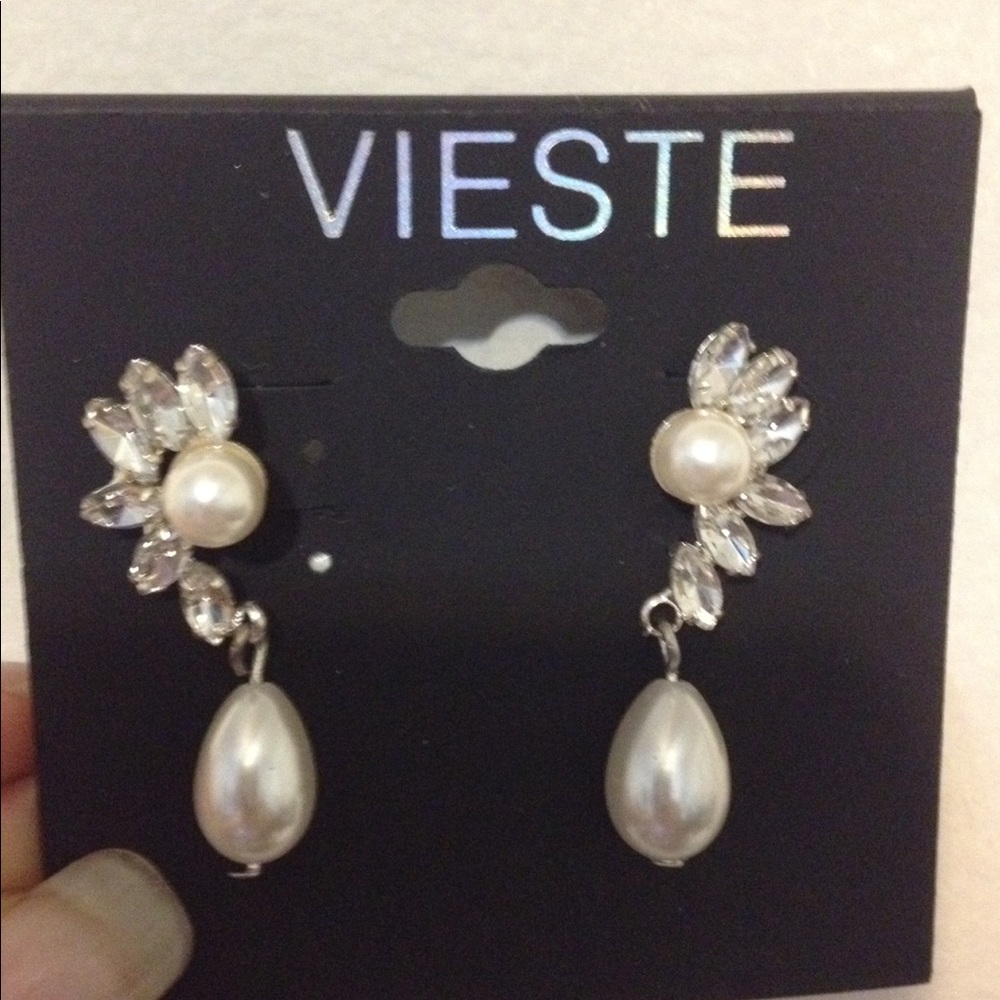 Fashion jewelry!!