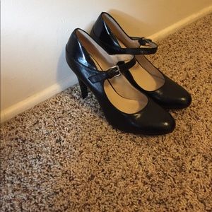 Nine West black heels