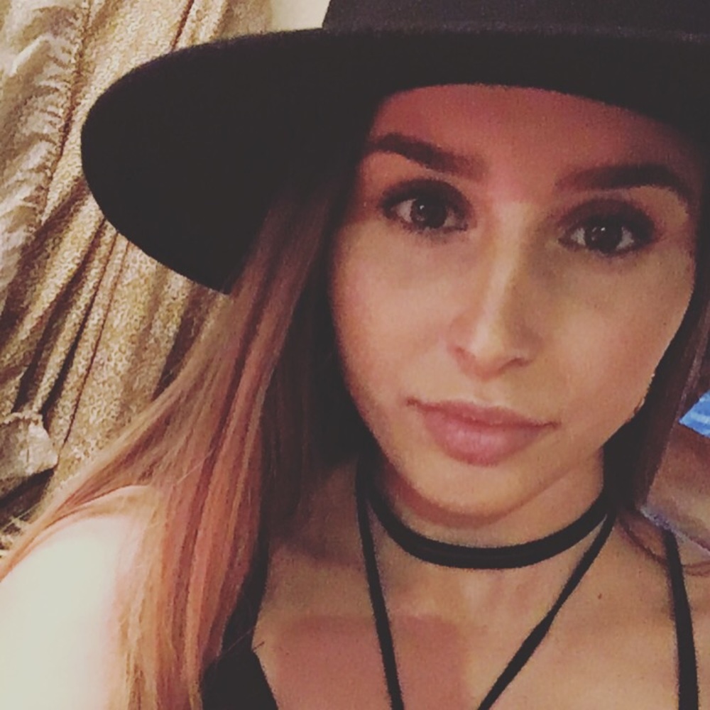 Meet your Posher, Amanda