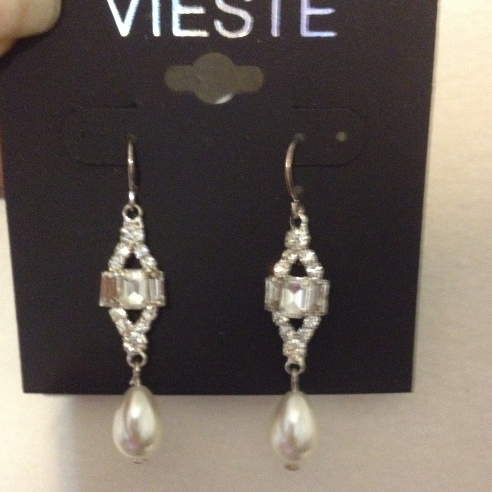 Fashion jewelry!!