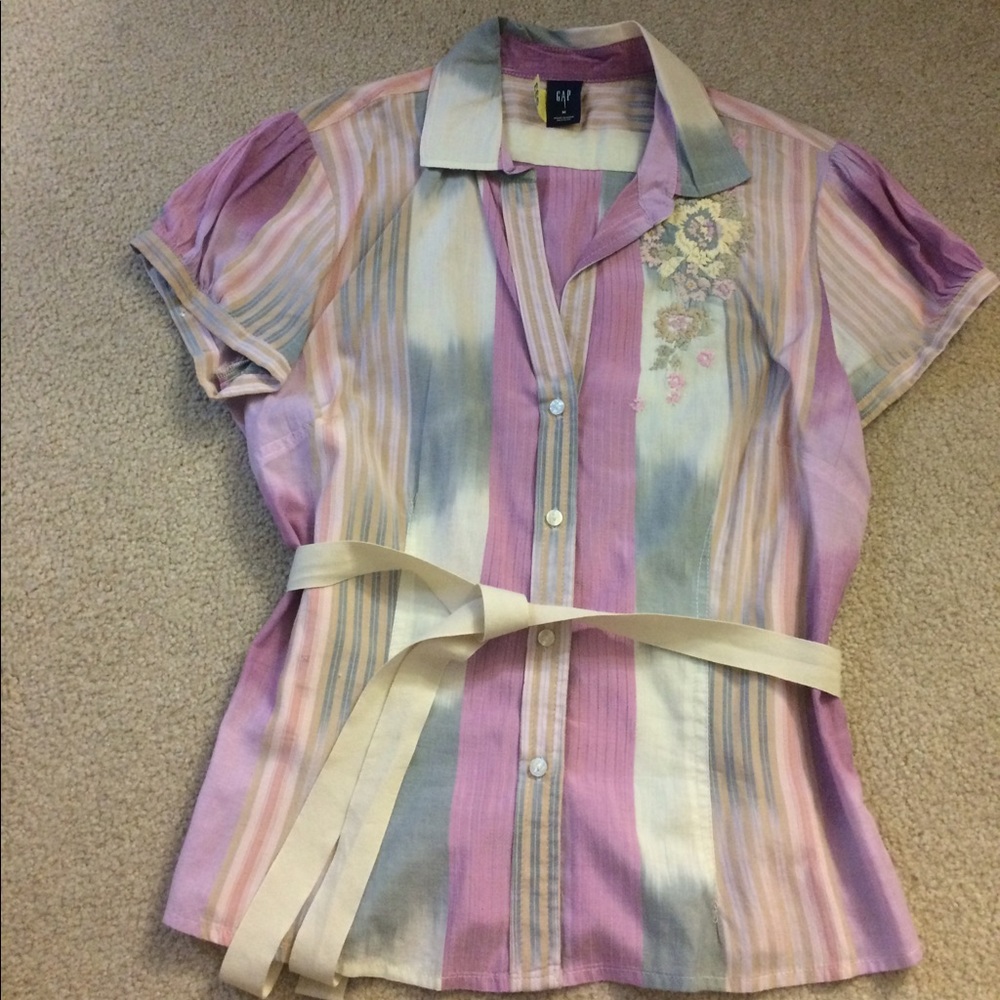 Women's Gap shirt