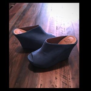 Blue wedges