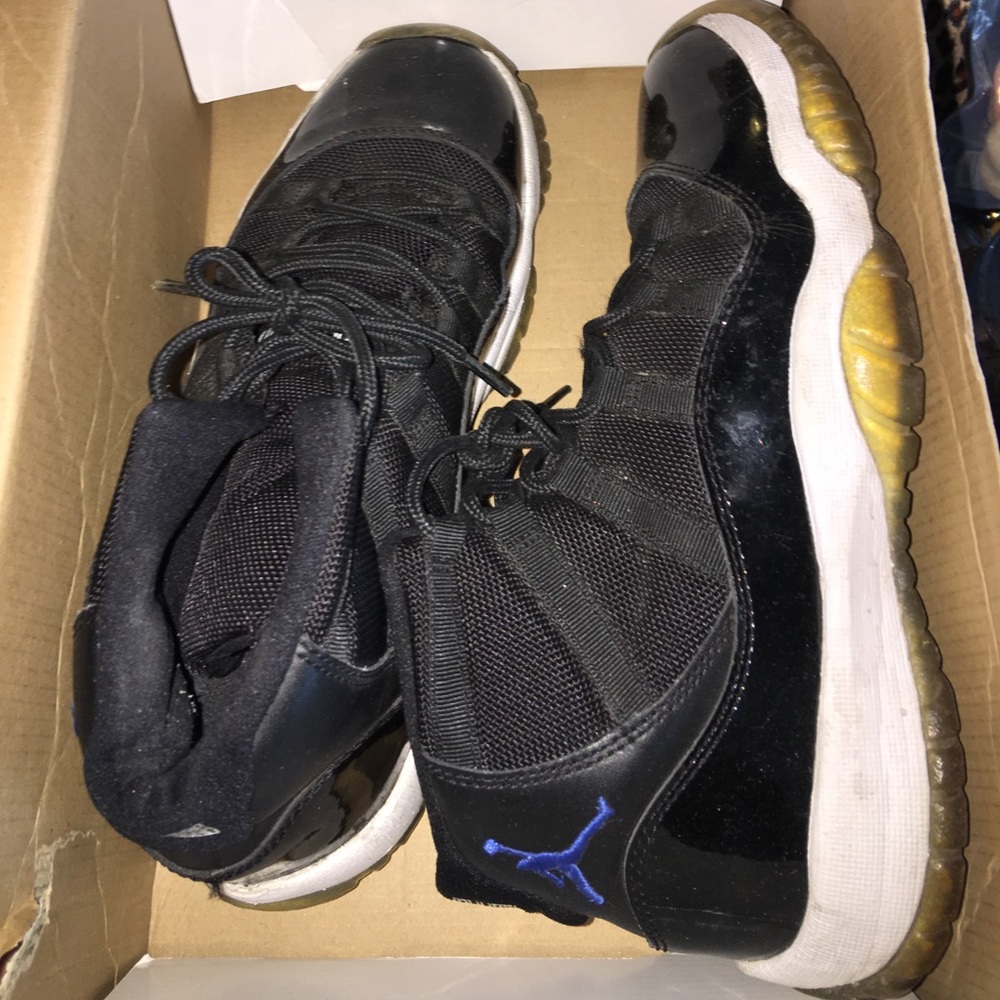 Jordan retro 11's