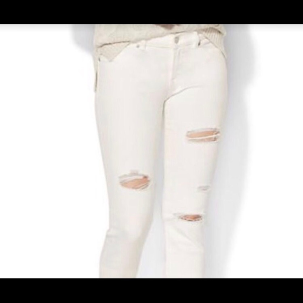 New York & Co white distressed jeans