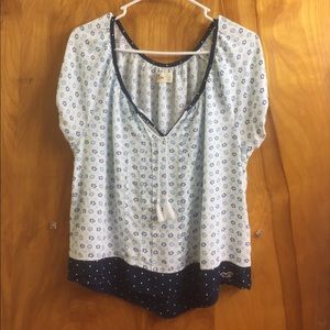 Adorable Hollister Top