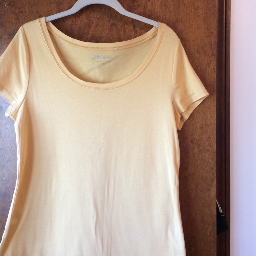 Relativity gold short sleeve tee